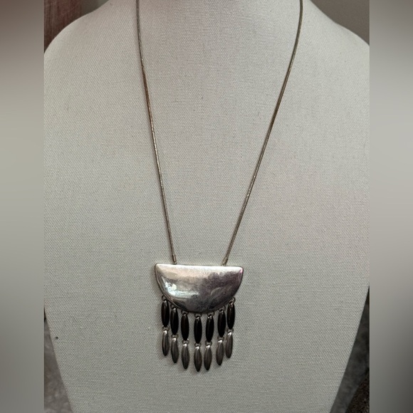 Silver and Black Pendant Necklace - Picture 1 of 3